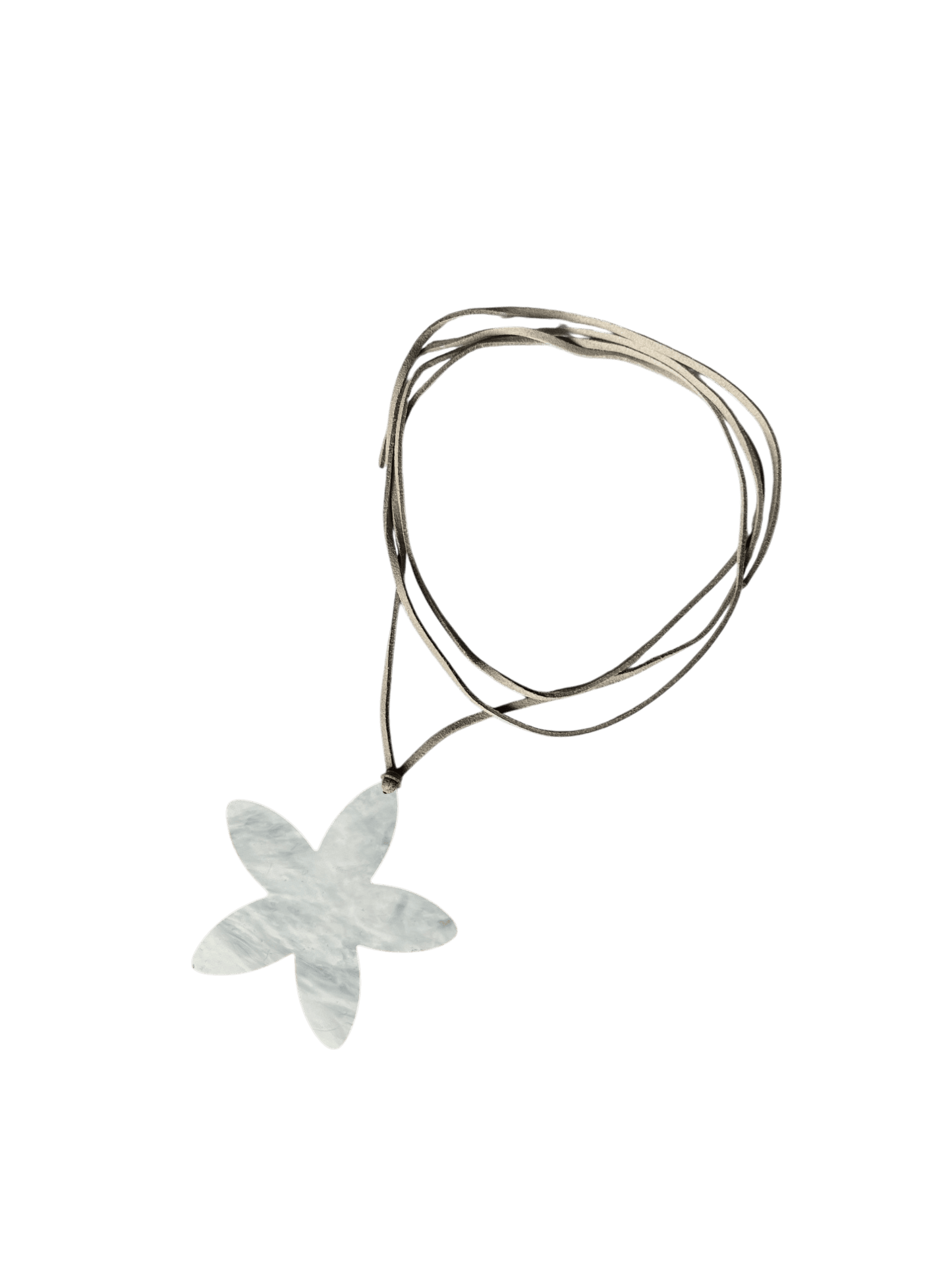 Collar de tiento con flor de color